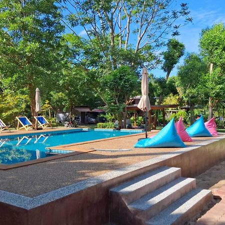 Pana Long Beach Resort Ko Lanta Exterior foto